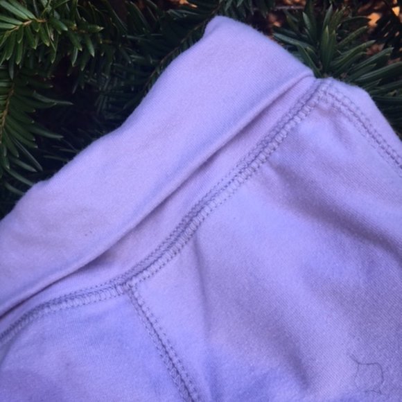 Adorable, Old Navy, NWOT, Flowered shirt, with Lilac NWOT Yoga pants. 3-6 mths - Picture 6 of 8